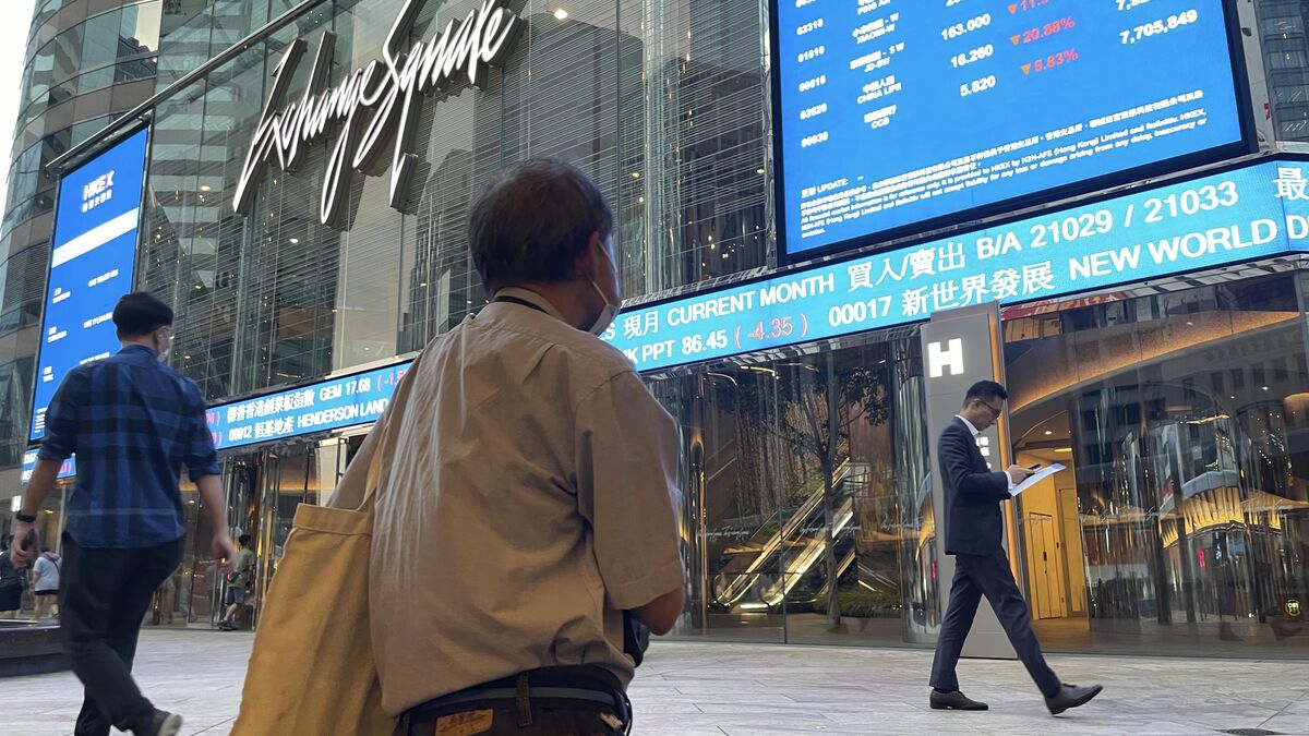 Asian stock markets edge lower as Gulf tensions ease slightly