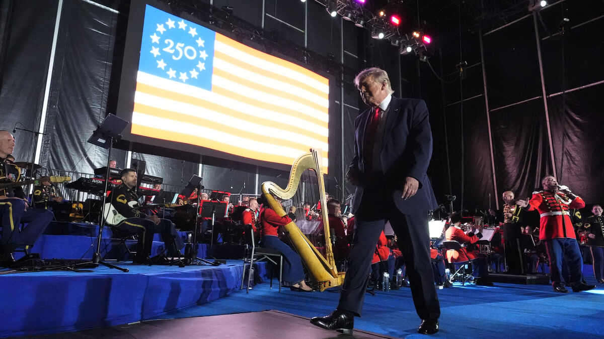 Trump played Hallelujah despite protest from Leonard Cohen estate
