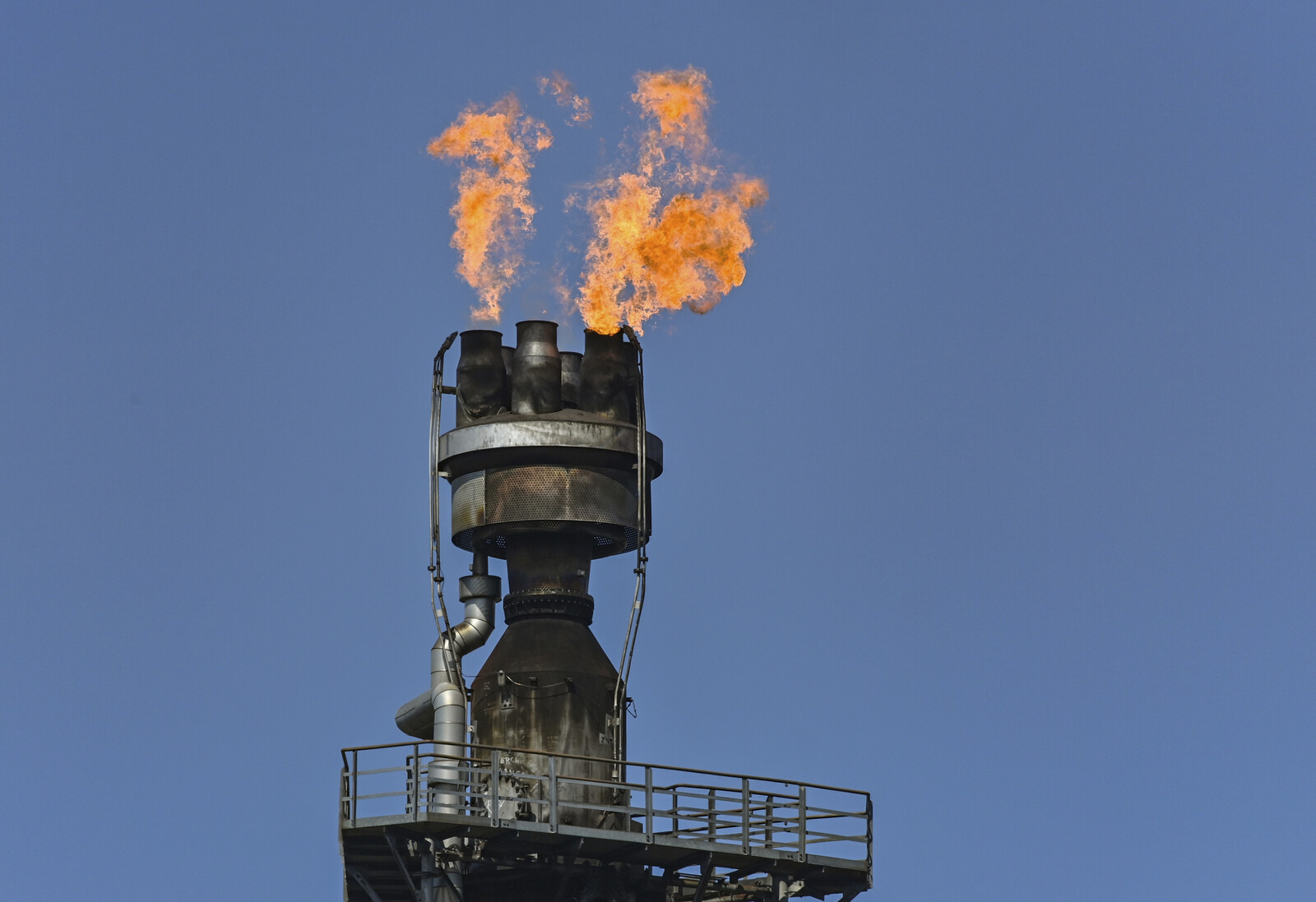 Ukrainian Drones Target Major Russian Oil Refinery Near St. Petersburg