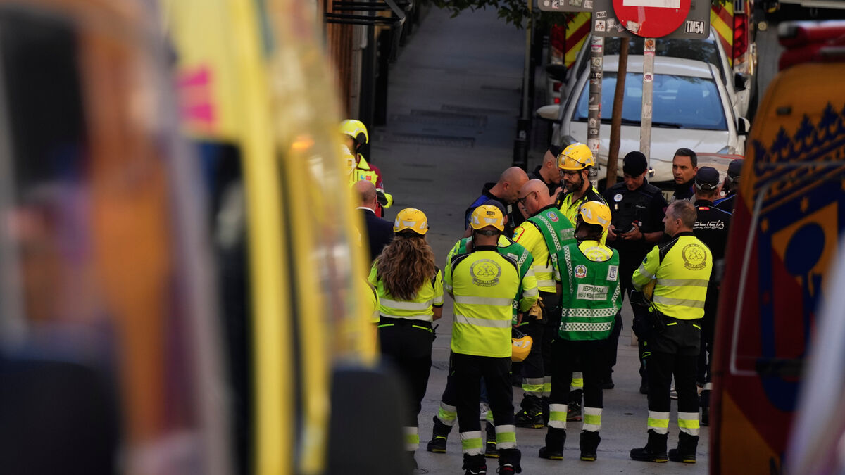 Building Collapse in Madrid Leaves