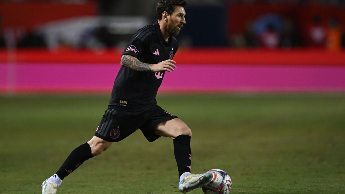 Messi set to buy Spanish