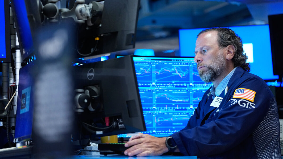 Trump comments send stocks lower as oil prices rise