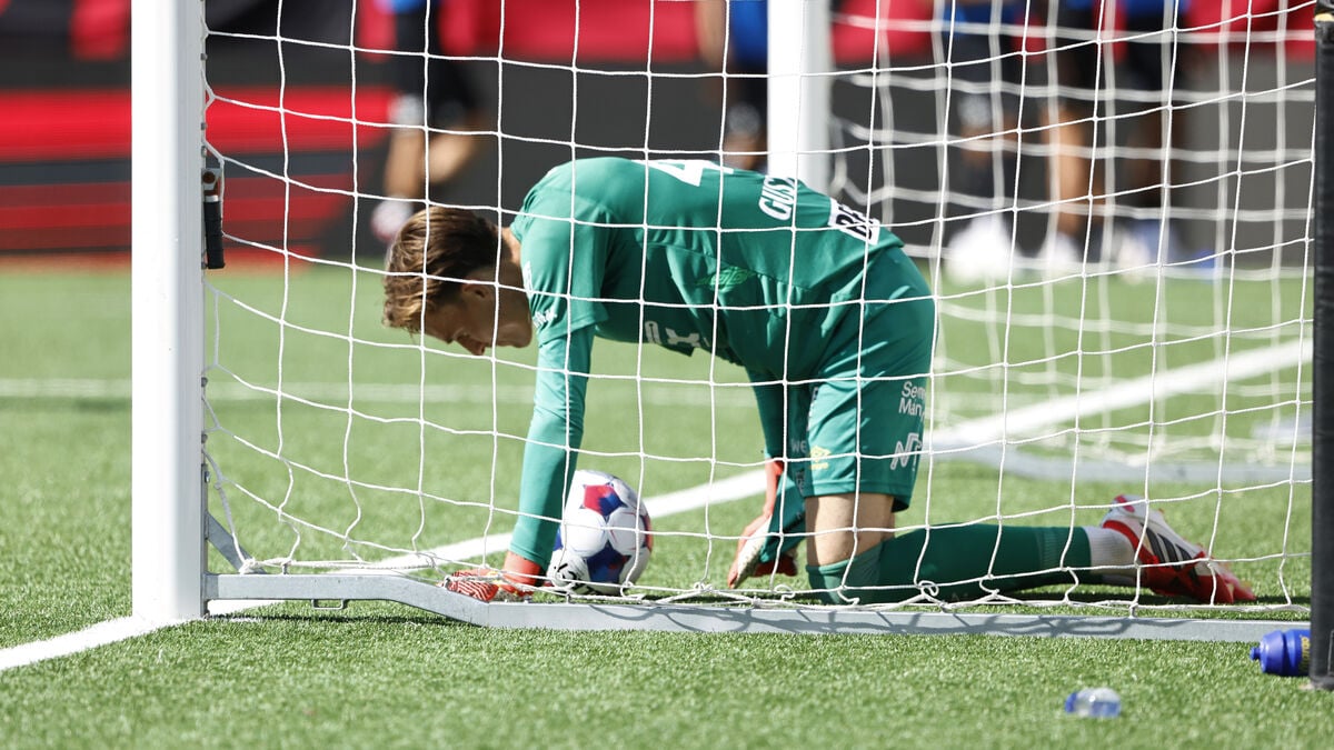 Hampus Gustafsson own goal costs Örgryte in relegation battle against Brommapojkarna