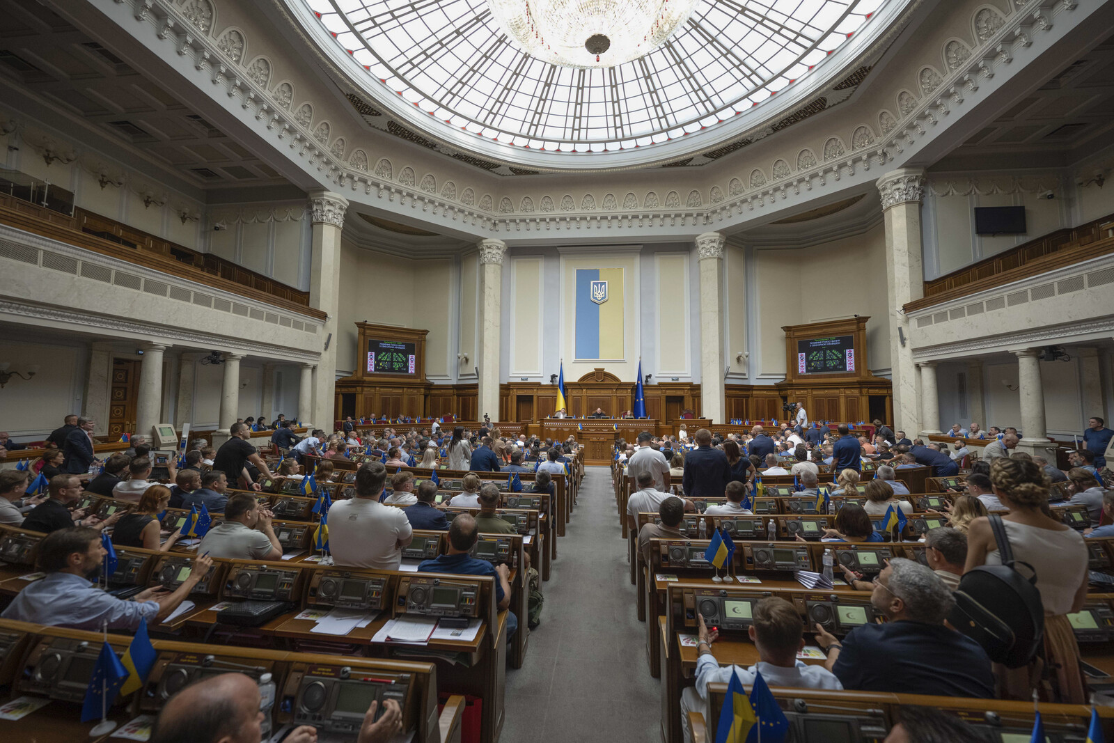 The Ukrainian Parliament is Closed After Threats