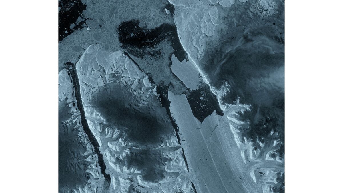 Iceberg larger than Manhattan breaks off Greenland’s Petermann Glacier
