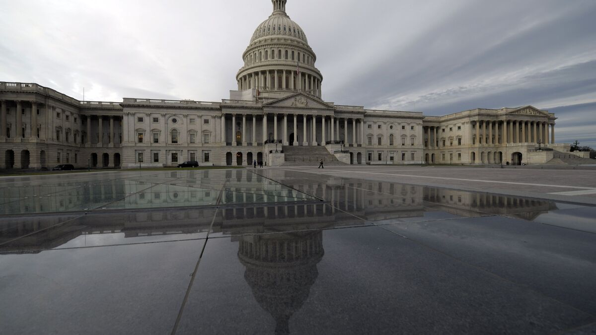 US shuts down again despite