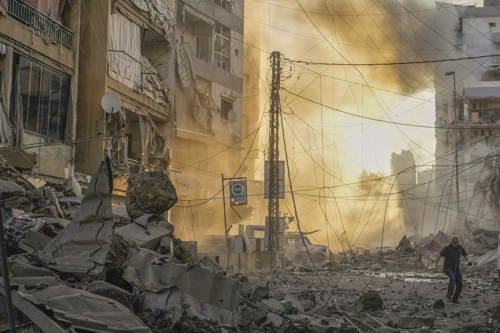 Continued attacks on Beirut –