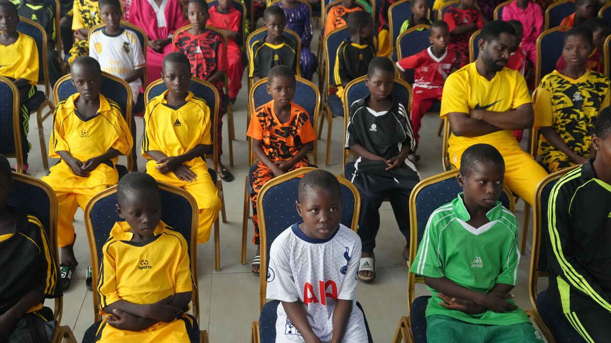 130 kidnapped schoolchildren handed over