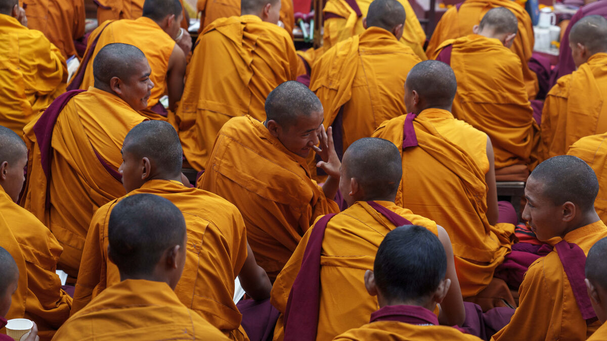 22 Buddhist monks in Sri
