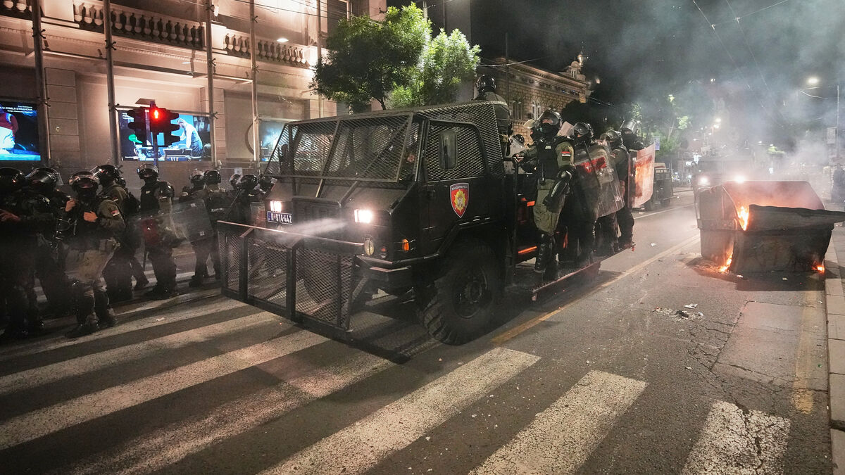 New violent anti-government protests in