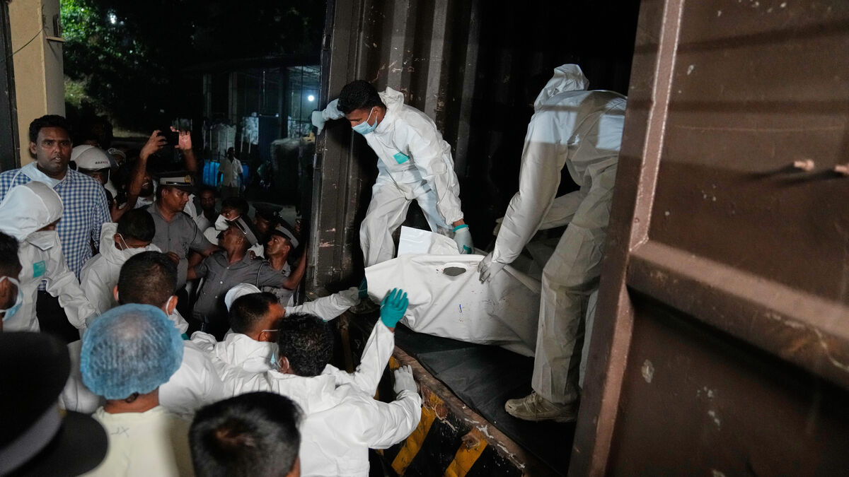 Sri Lanka evacuates 208 crew