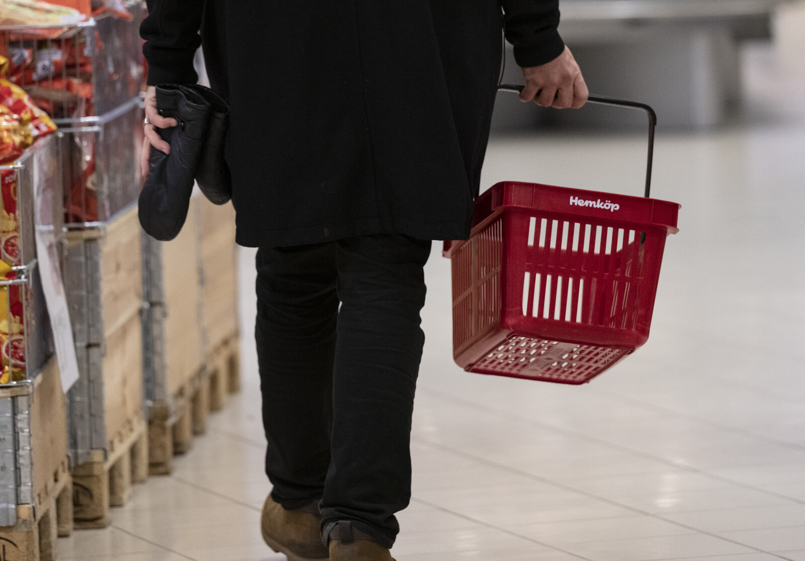 Retail Trade Sales Rebound 2.5% in June After May Decline