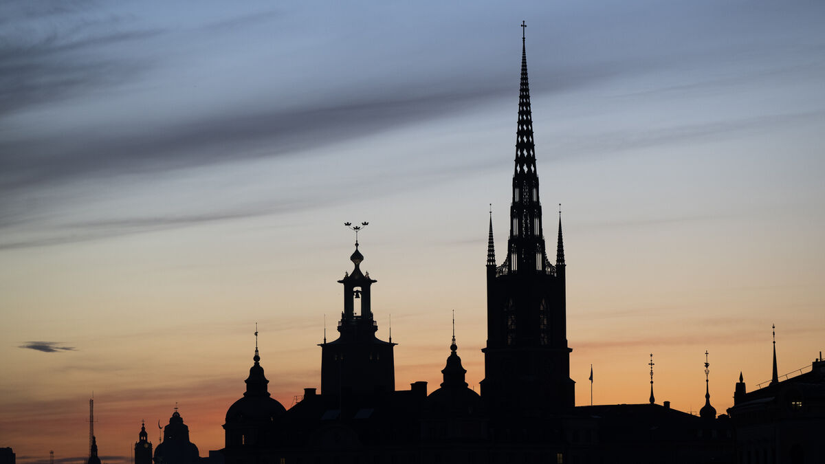 Swedish GDP Growth Exceeds Expectations; Interest Rate Hike Possible