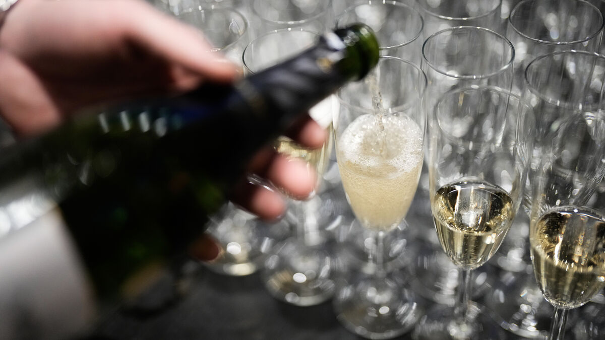 Flower shops and galleries seek alcohol permits after food rule change