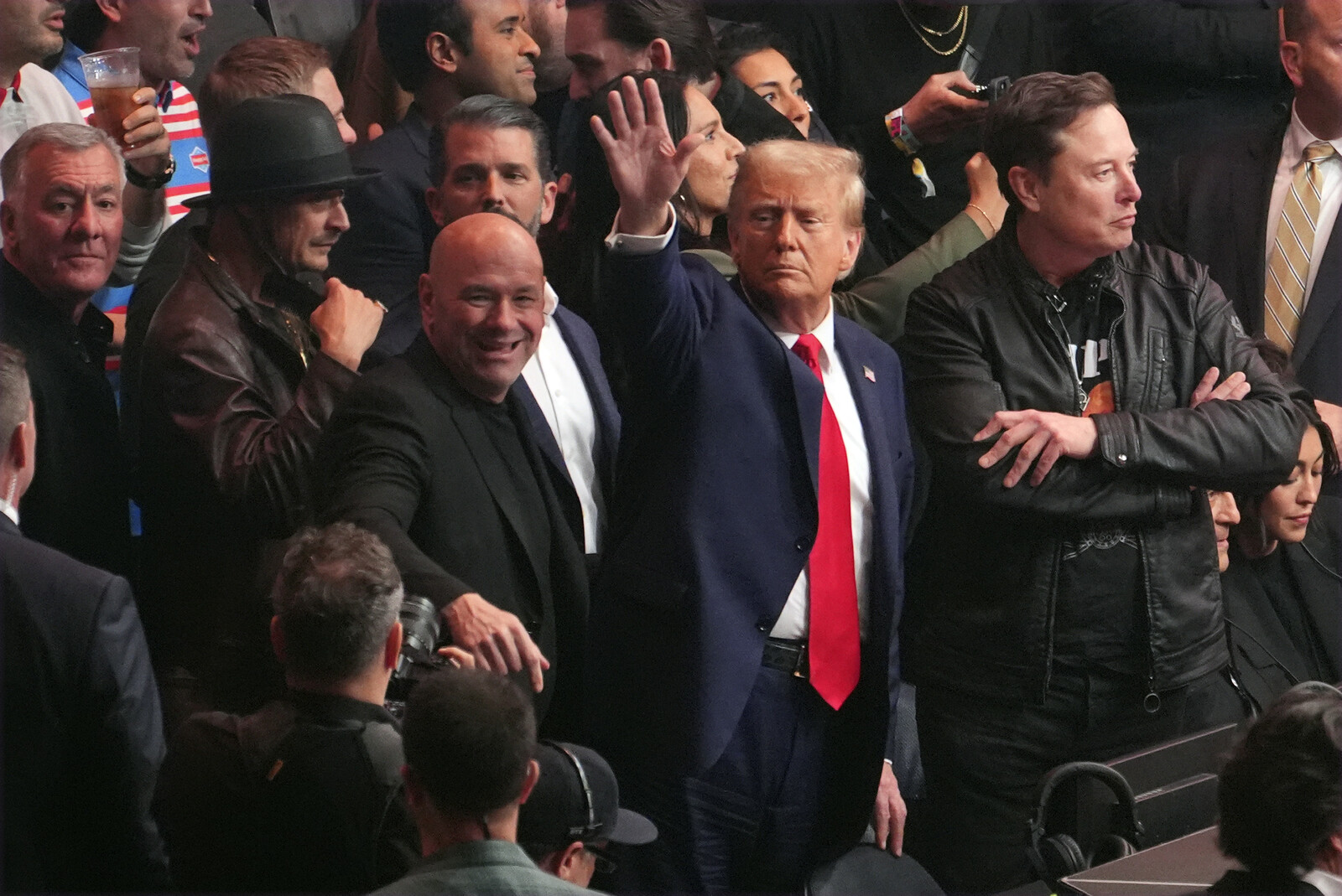 Trump leans towards Musk in bitter migrant issue