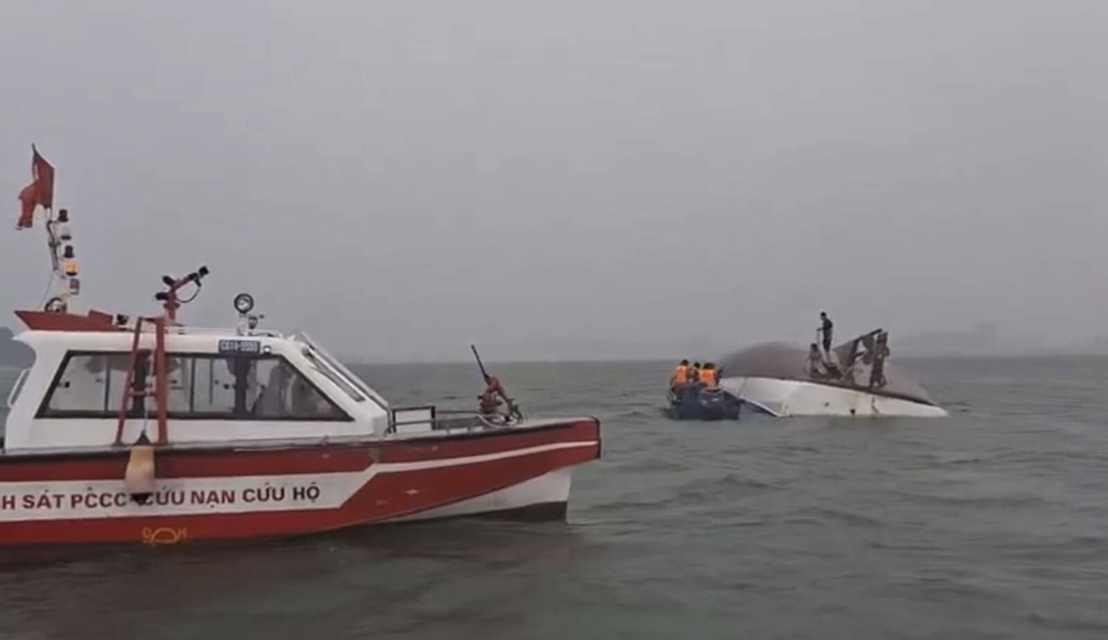34 Dead After Tourist Boat