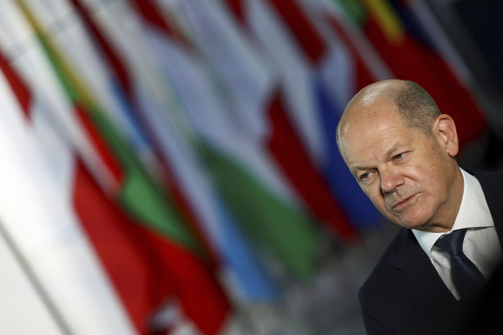 Man Fined €4,500 for Hugging German Chancellor Scholz