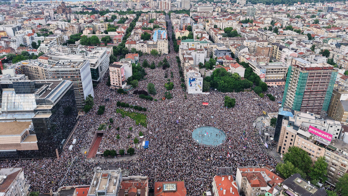 Observers: 180,000 to 190,000 demonstrated in Belgrade