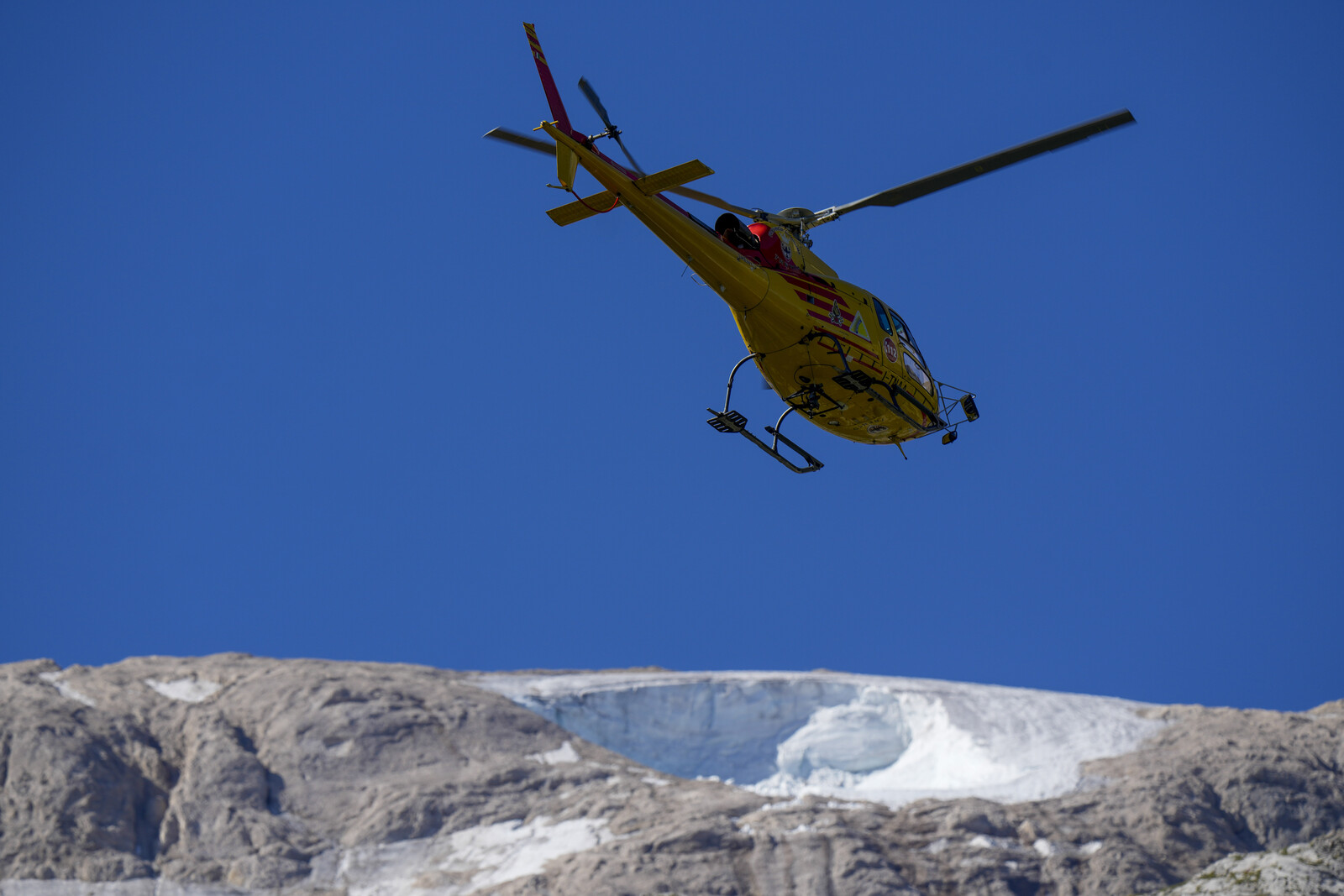 Three dead in avalanche in