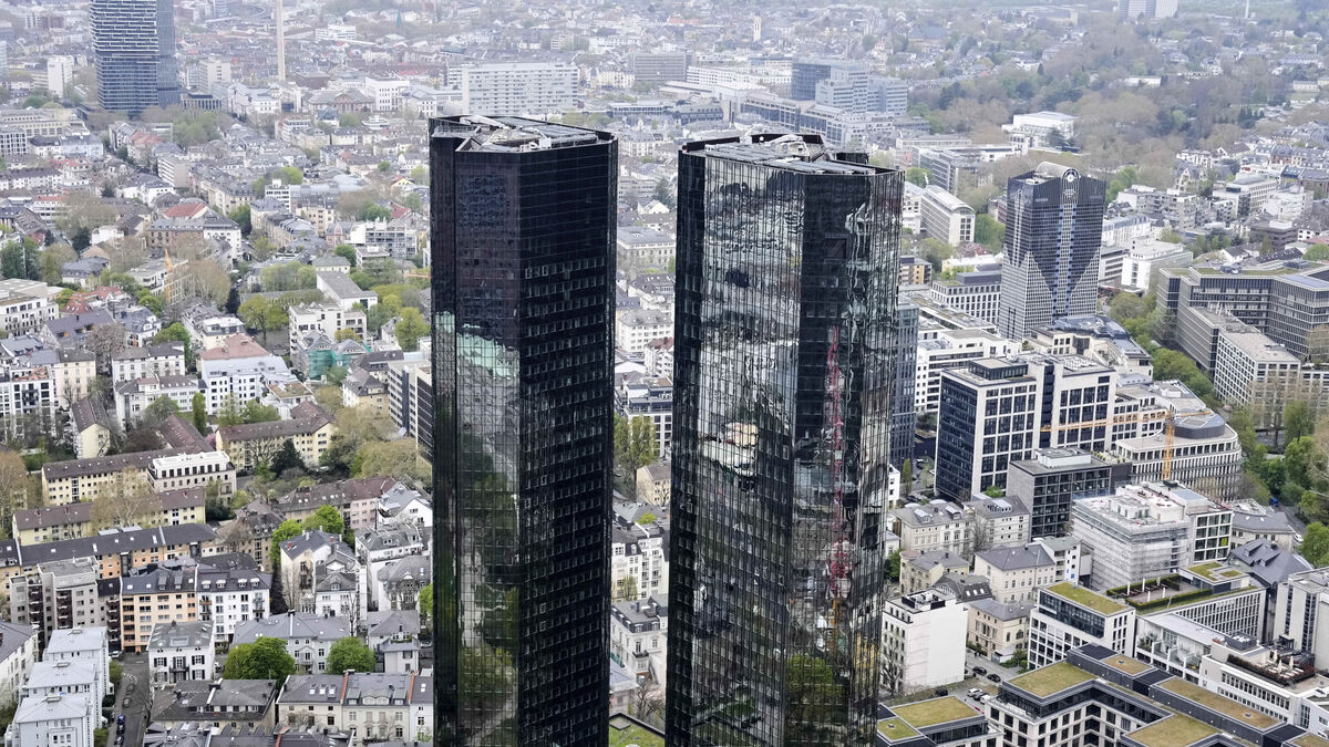 Deutsche Bank fined for Russian