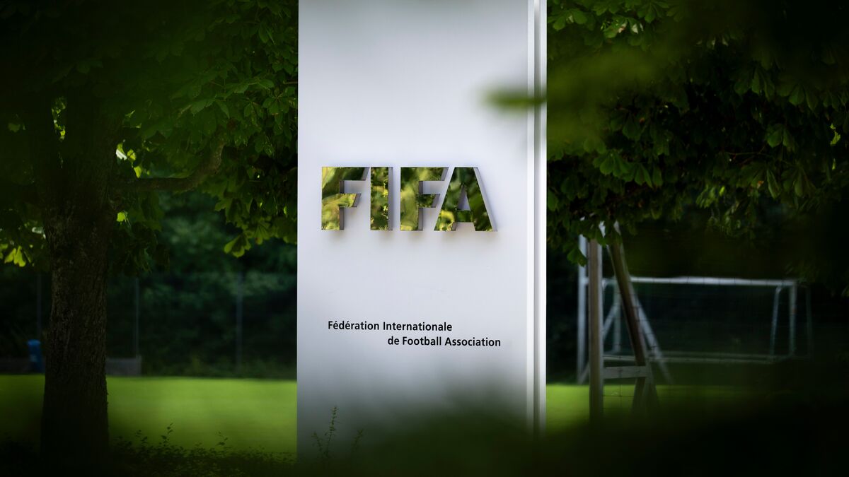 FIFA COO Kevin Lamour leaves role after criticizing Gianni Infantino over World Cup rights proposal