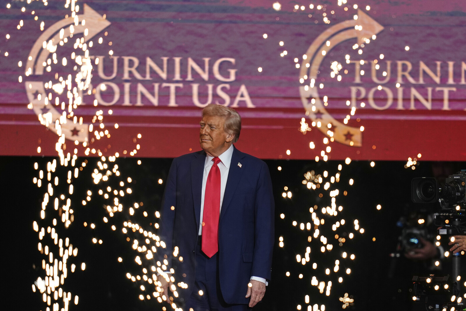 Trump Honors Charlie Kirk at Arizona Memorial Service