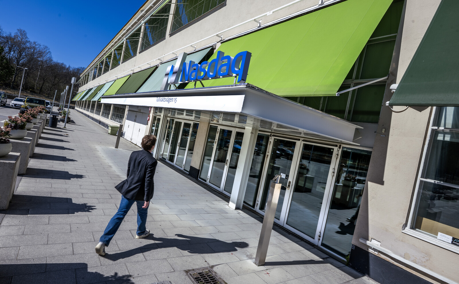 Saab Leads Gains on Stockholm Stock Exchange with 3.3% Rise