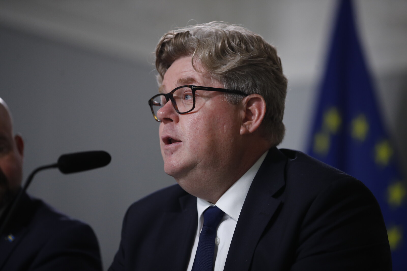 Proposed Law Expands Accountability for Public Employees in Sweden
