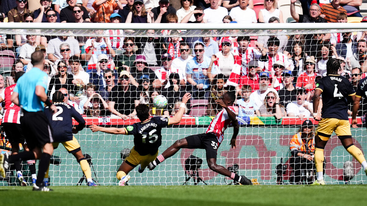 Not West Ham's day - own goal and post shot as Brentford win 3-0