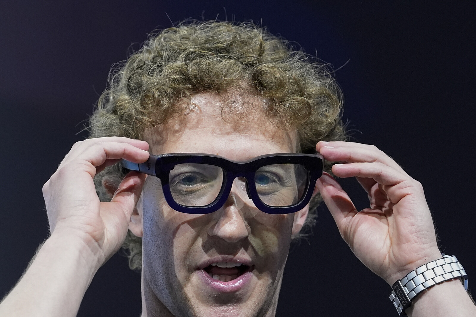 Zuckerberg's Wealth Drops by 177 Billion Kronor in Stock Market Slide