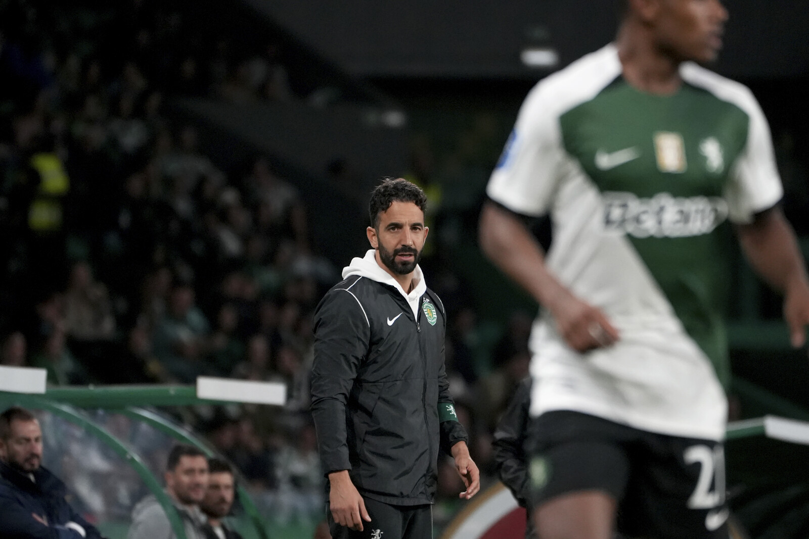 Sporting's successful coach takes over