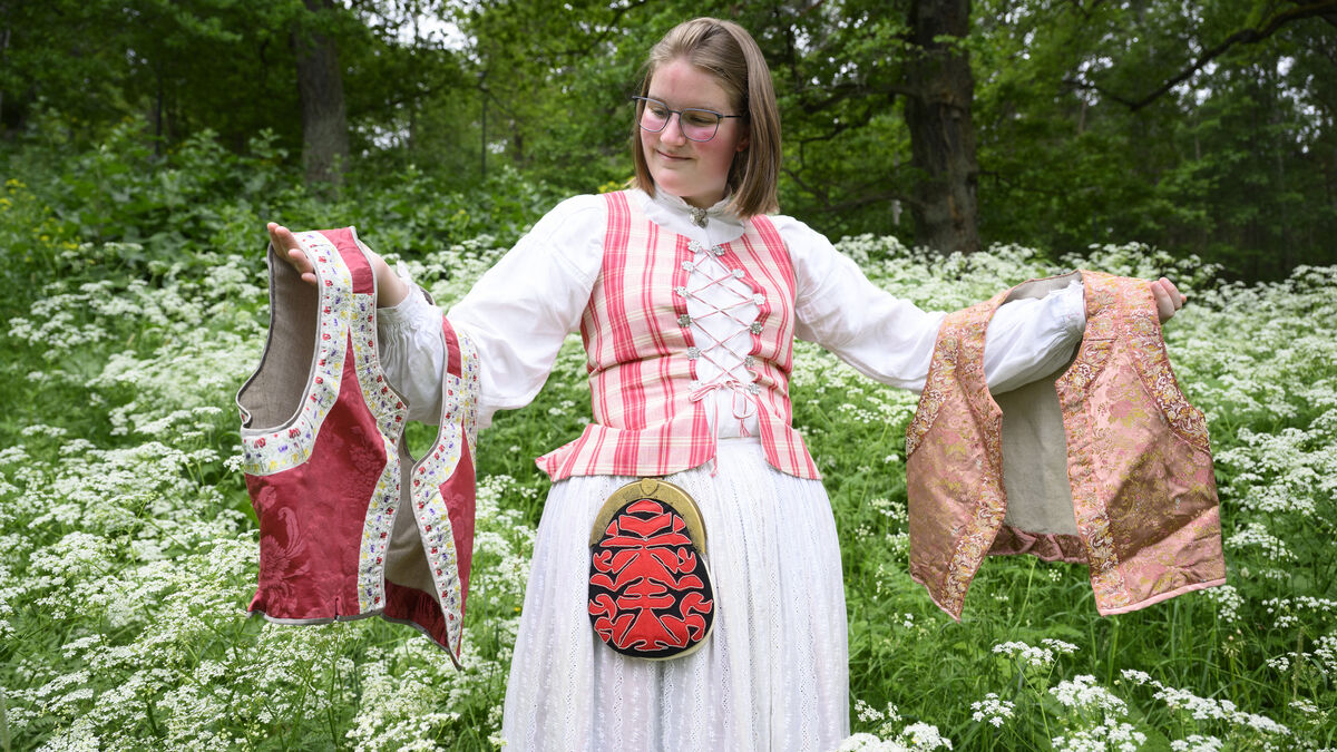 Revival of folk costumes -