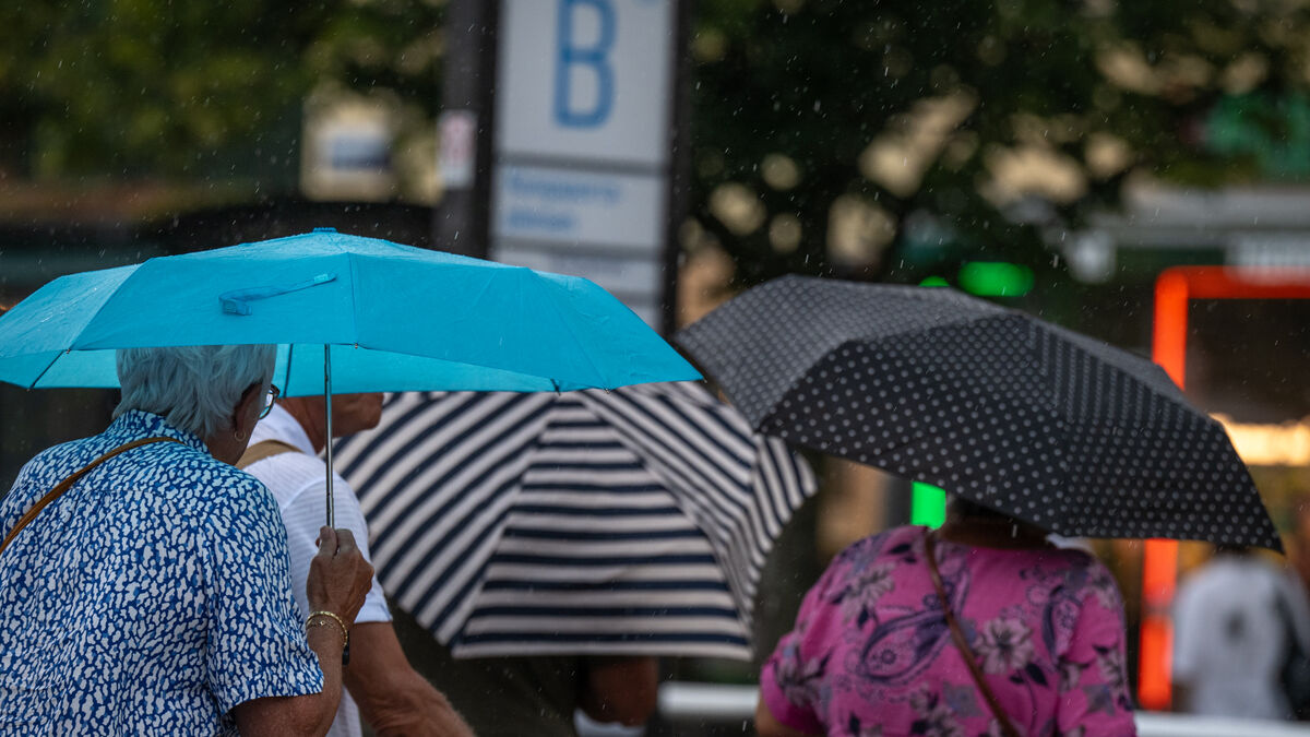 Heavy rain floods buildings in Norrköping as SMHI issues orange warning