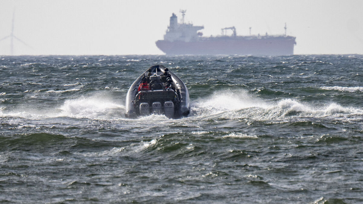 Suspected crime on shadow ship Sea Owl after false reflagging