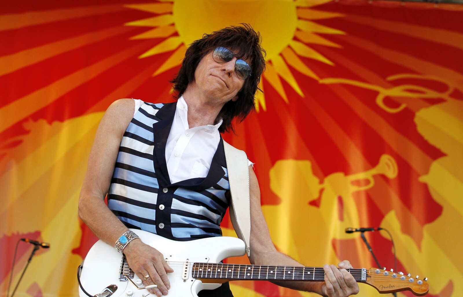 Jeff Beck's guitars are being sold at auction