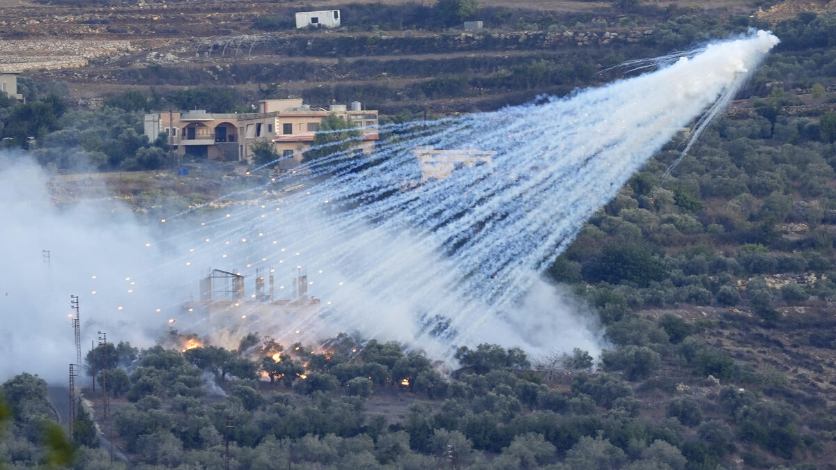 Experts: Israel fires white phosphorus