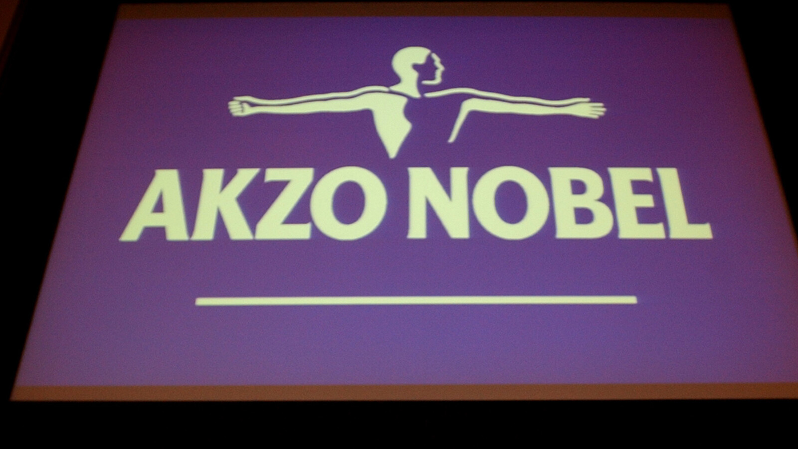 Akzo Nobel cuts back – 2,000 jobs gone