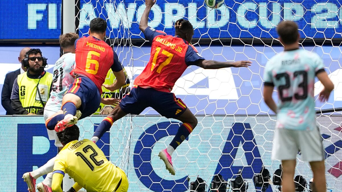 Spain reach World Cup semi-finals