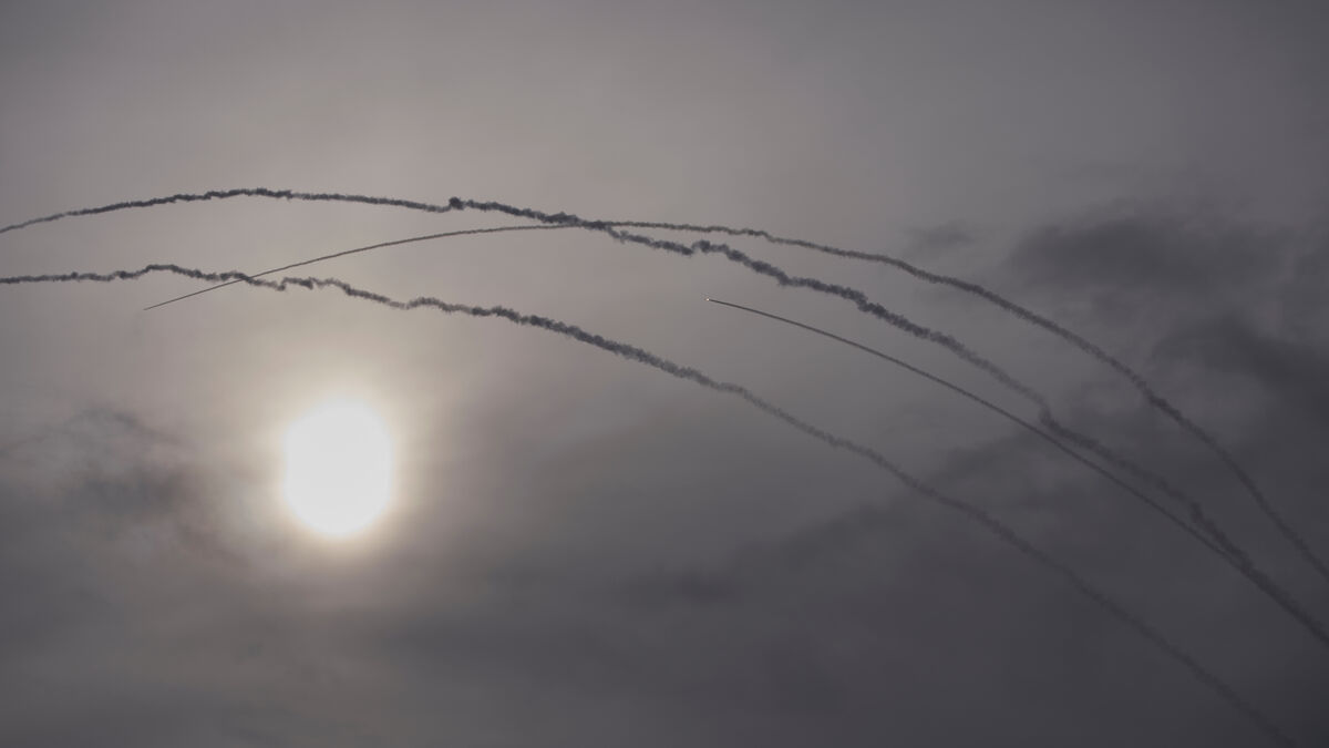 Iran fires new missile salvos
