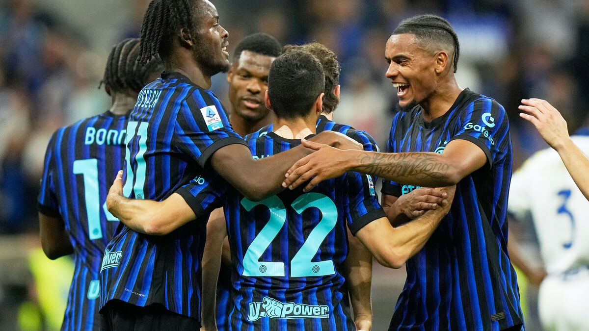 Inter crowned Italian champions, celebrate