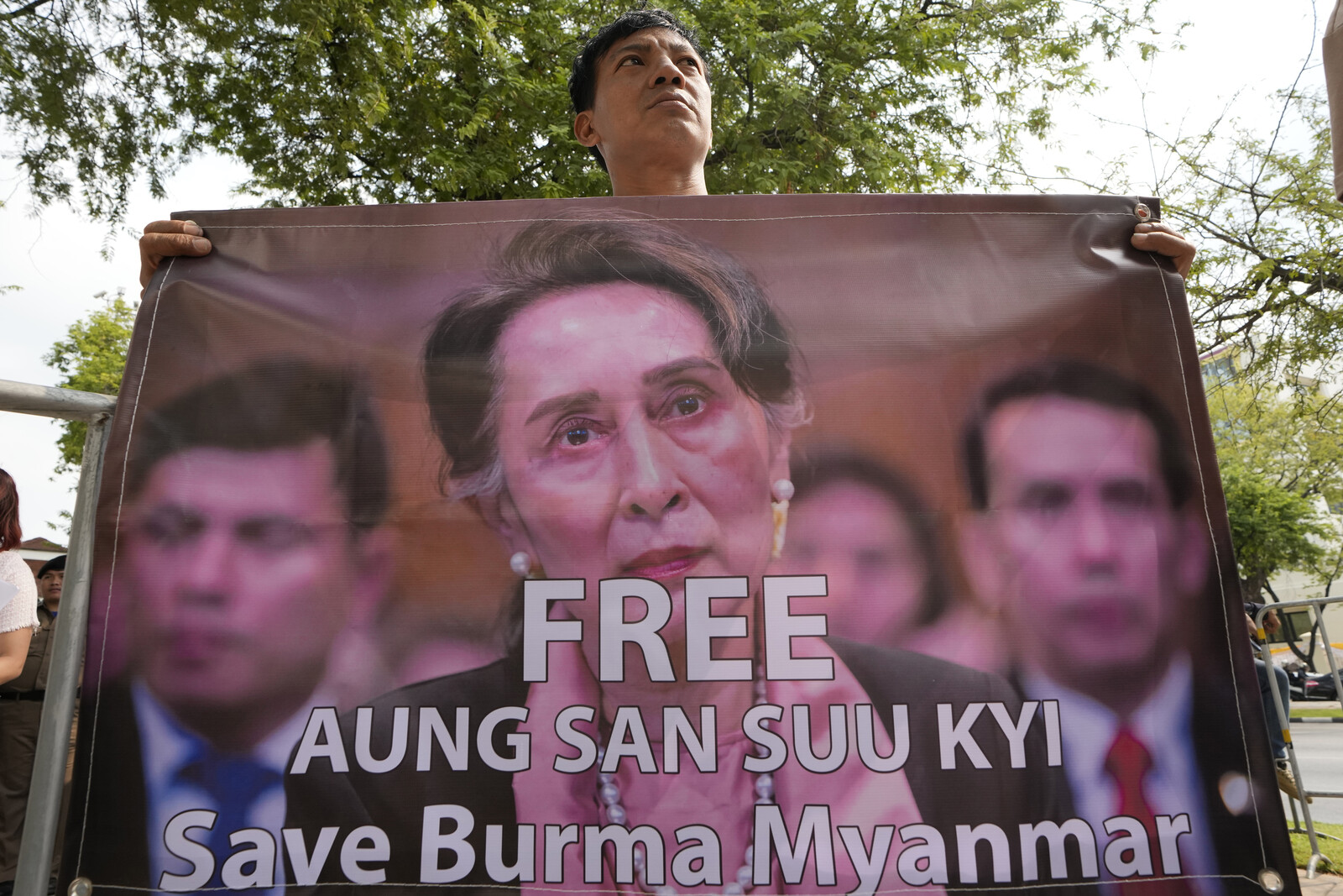 The Pope's Offer to Aung
