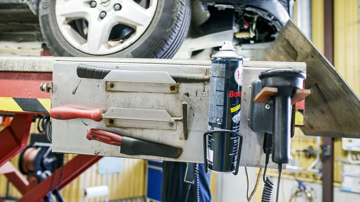 Car inspector charged with aggravated bribery