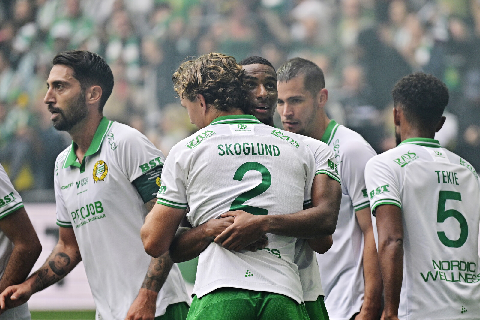 Hammarby Dominates Häcken with Quick Goals to Reignite Title Hopes
