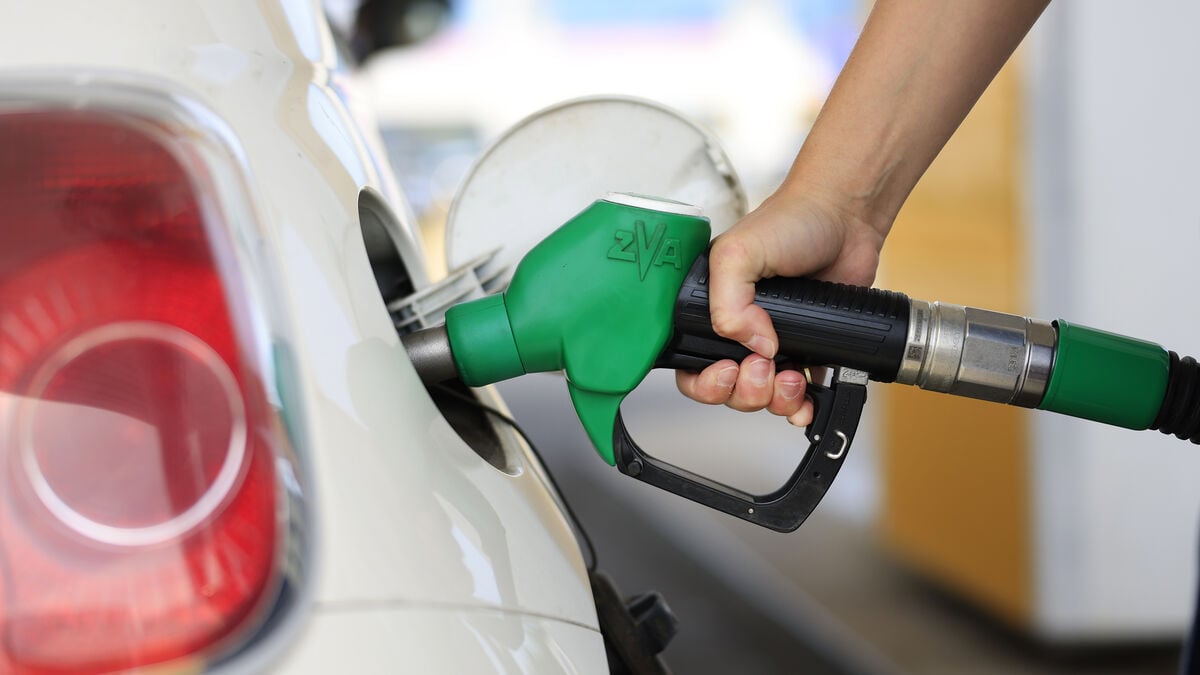Gasoline price rises by 35 öre as fuel chains lift prices again