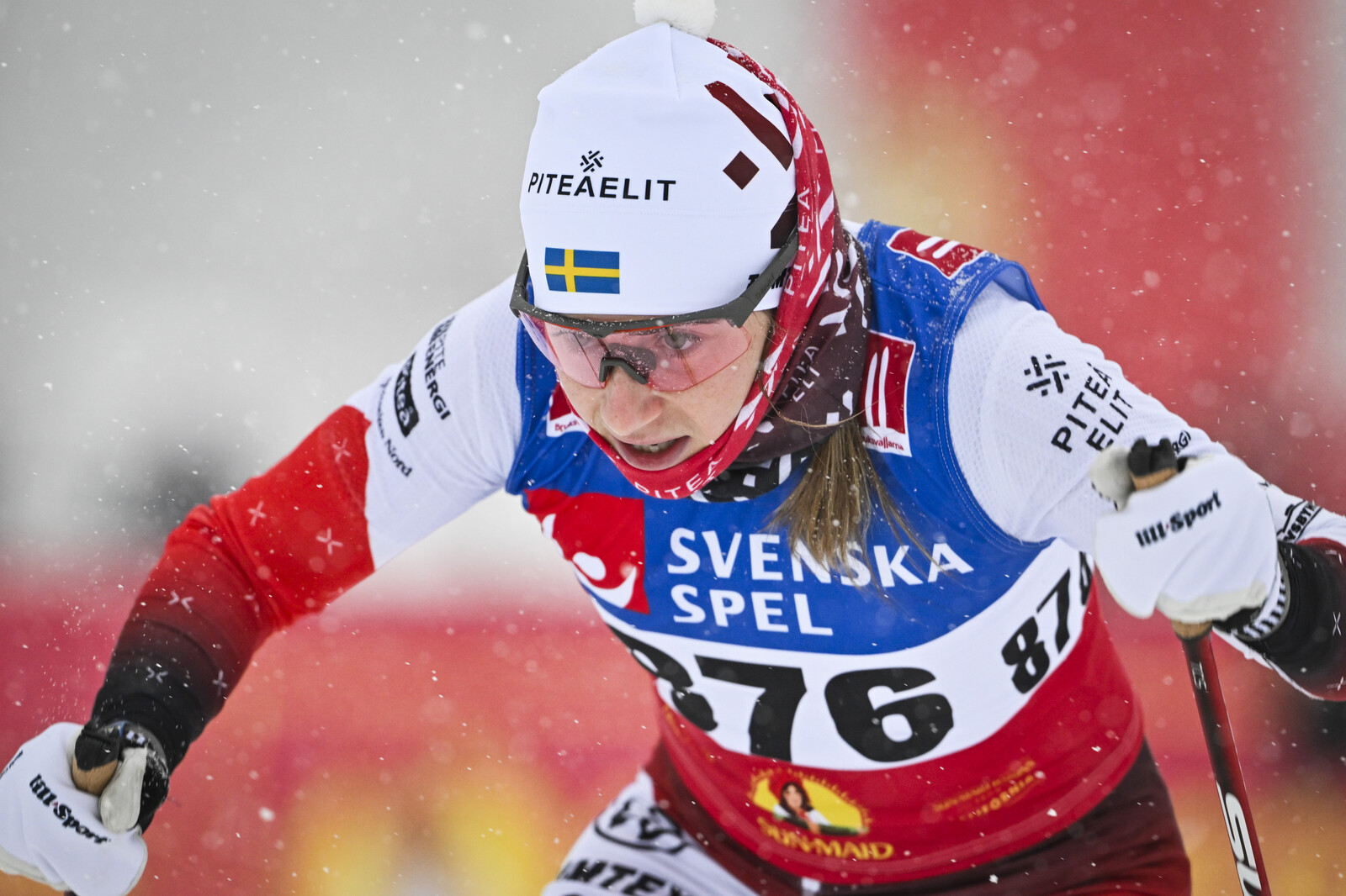 Ebba Andersson Dominates Swedish Ski Championship with Two-Minute Lead