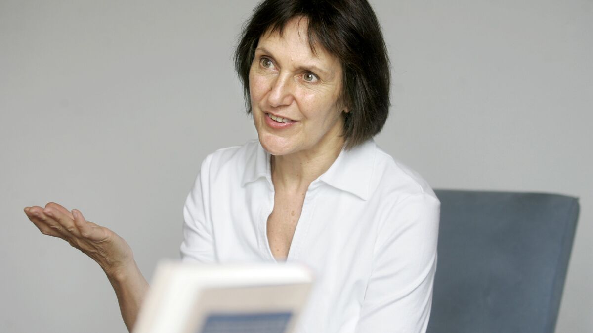 Author Marina Lewycka has died