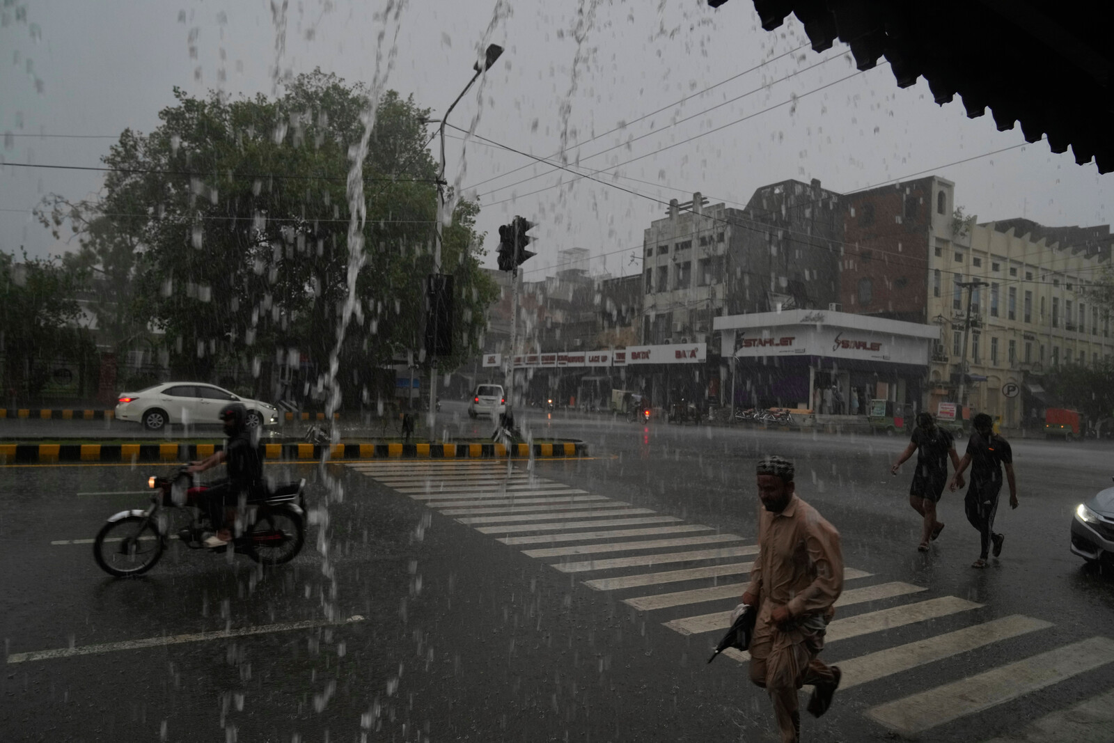 Over 70 Dead in Pakistan