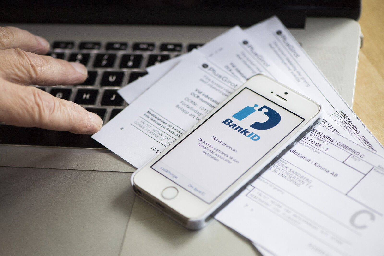 Fewer debt collection claims – but more people struggle to pay