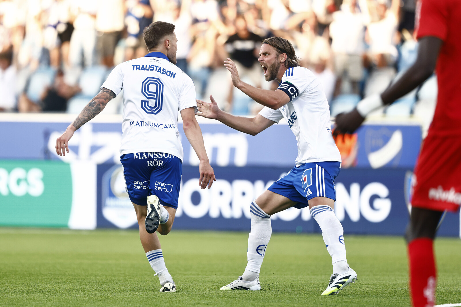 Nyman and Traustason Lead Norrköping to Victory Over Värnamo