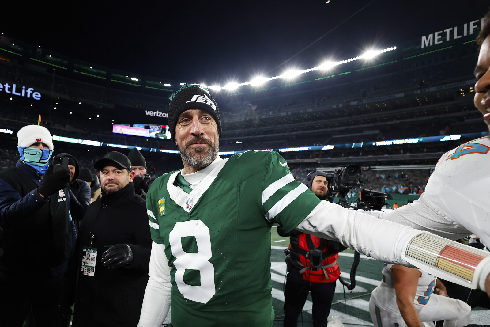 NFL star Aaron Rodgers dumped by Jets – may quit